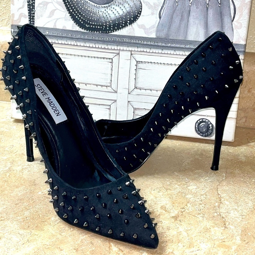 Steve Madden Women’s Daisie Studded Spiked Suede Pointed Toe Size 7.5M, Black - Picture 12 of 13